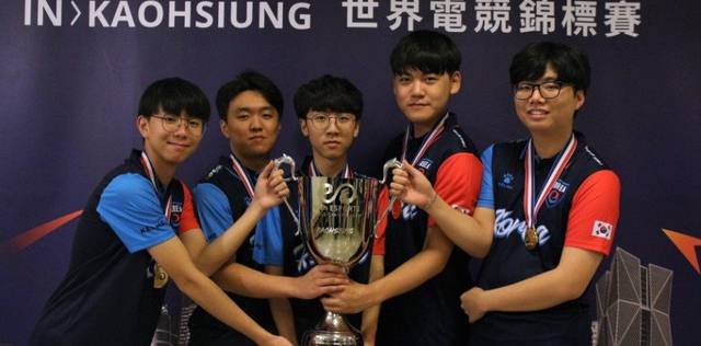 一名球员 一名球员